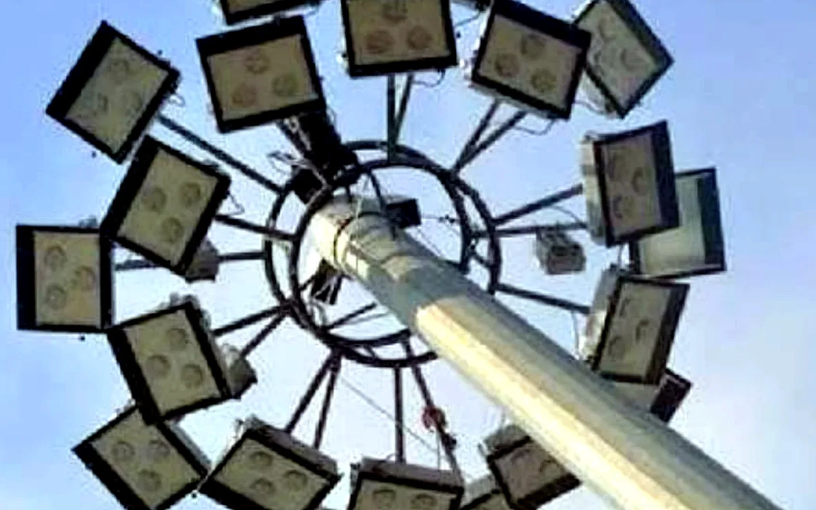 High mast lighting
